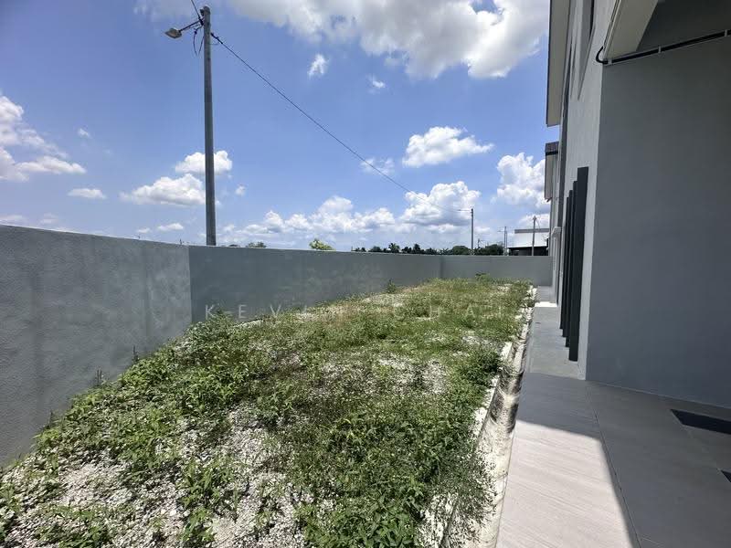 2-storey Terraced House for Sale in Teluk Intan (Perak) - Kevin Chai - 20ft Side Land - PropertyGuru.com.my