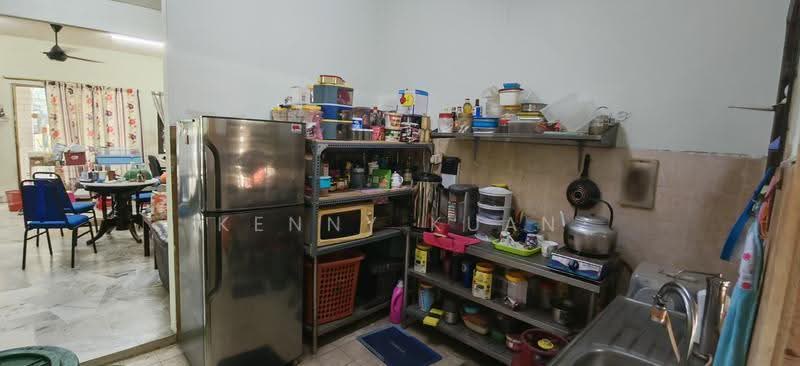 2-storey Terraced House for Sale in Taman Wawasan (Puchong) - Kenny Kuan - Kitchen - PropertyGuru.com.my