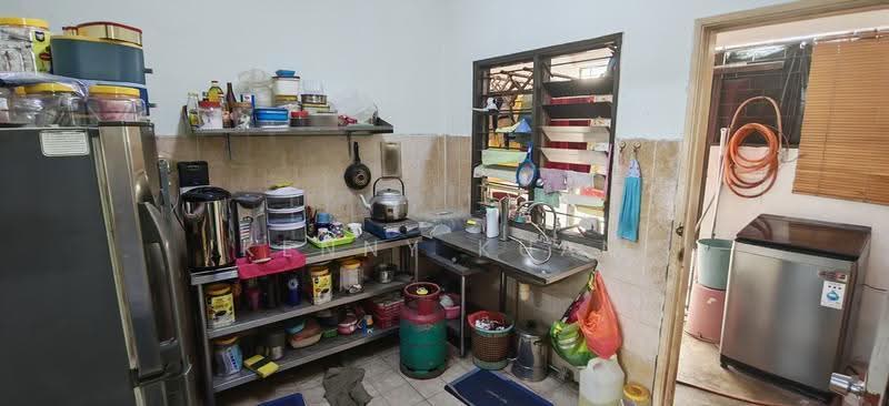 2-storey Terraced House for Sale in Taman Wawasan (Puchong) - Kenny Kuan - Kitchen - PropertyGuru.com.my