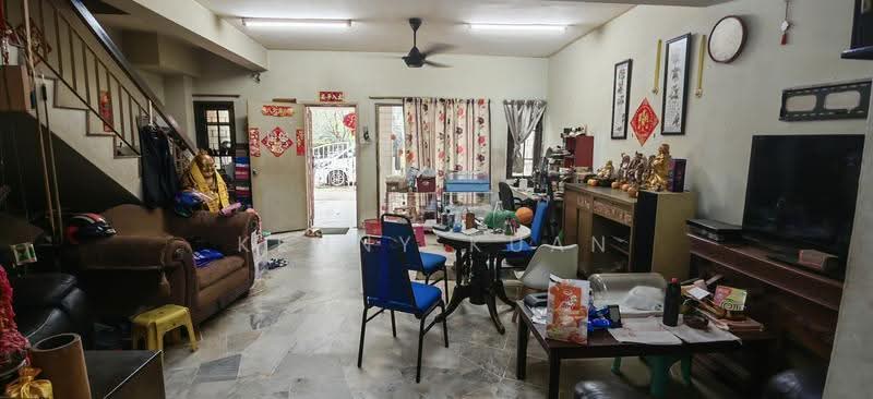 2-storey Terraced House for Sale in Taman Wawasan (Puchong) - Kenny Kuan - Living Room - PropertyGuru.com.my
