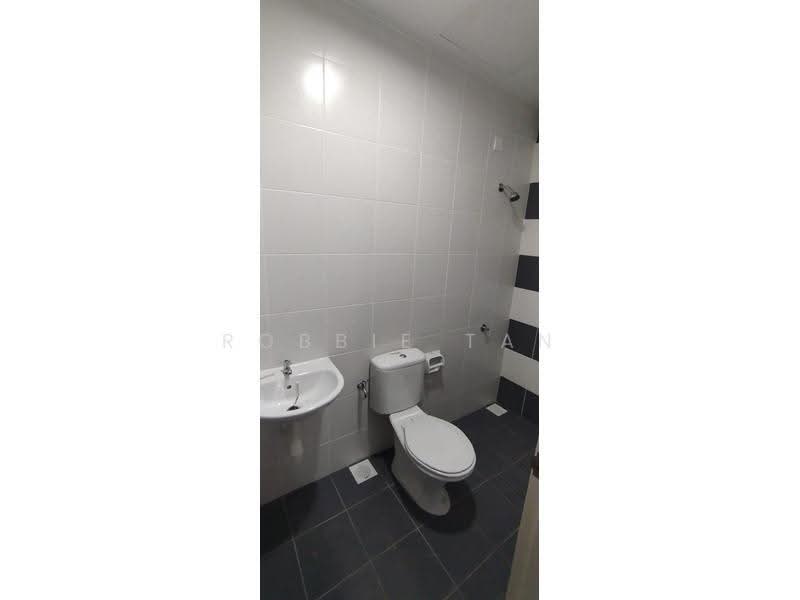 Pangsapuri untuk Dijual di Camellia Residence - Robbie Tan - Bathroom - PropertyGuru.com.my