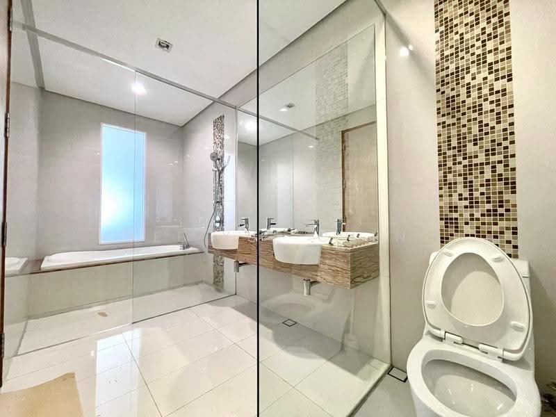 Condominium for Rent at 8 Gurney (The Shore Condominium) - Lee Xue Chen - Bathroom - PropertyGuru.com.my
