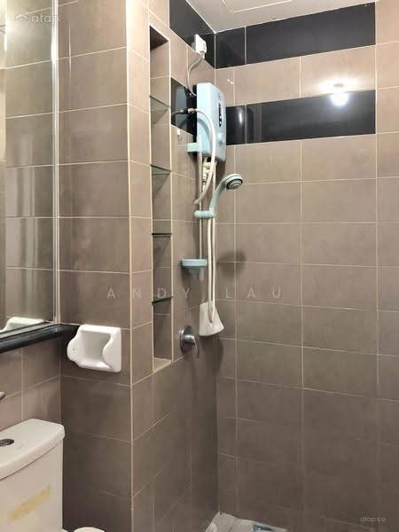 Kediaman Servis untuk Dijual di Cybersquare - Andy Lau - Bathroom - PropertyGuru.com.my