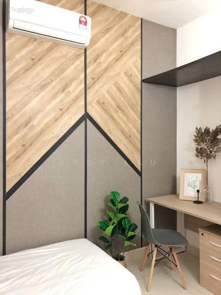 Kediaman Servis untuk Dijual di Cybersquare - Andy Lau - Bedroom - PropertyGuru.com.my