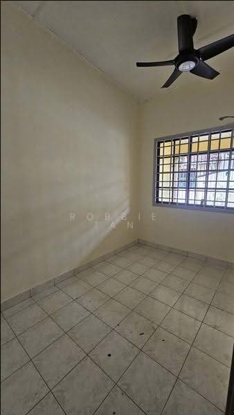 Rumah Teres 1.5-Tingkat untuk Disewa di Taman Pelangi Indah (Ulu Tiram) - Robbie Tan - Interior - PropertyGuru.com.my