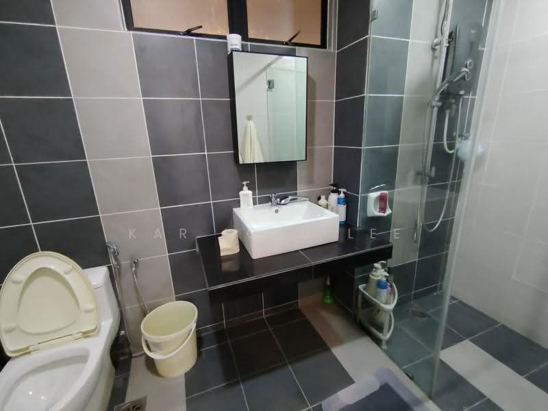 Kondominium untuk Dijual di Upper East @ Tiger Lane - Kar Long Lee - Bathroom - PropertyGuru.com.my
