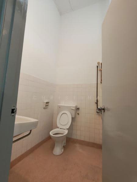 2-storey Terraced House for Sale in Taman Wangsa Baiduri (Subang Jaya) - Christina Ho - Bathroom - PropertyGuru.com.my