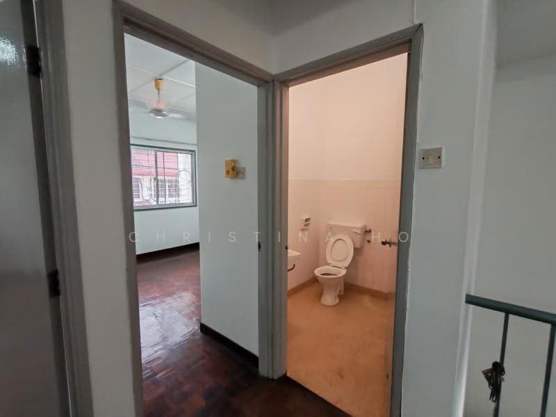 2-storey Terraced House for Sale in Taman Wangsa Baiduri (Subang Jaya) - Christina Ho - Bathroom - PropertyGuru.com.my