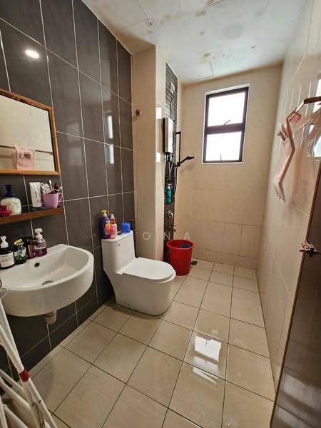Service Residence for Sale at The Platino Serviced Apartment - Dona - Bathroom - PropertyGuru.com.my