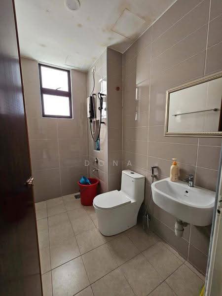Service Residence for Sale at The Platino Serviced Apartment - Dona - Bathroom - PropertyGuru.com.my