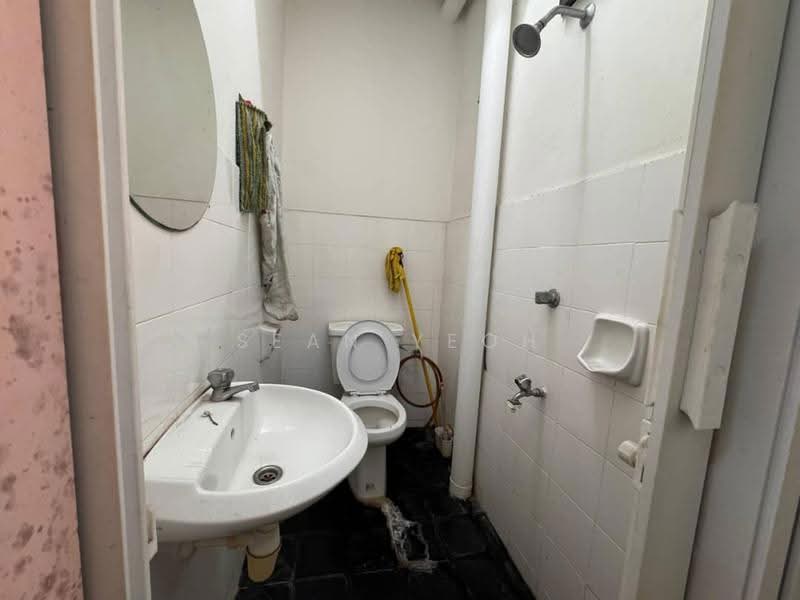Kondominium untuk Dijual di Palm Court Town House - Sean Yeoh - Bathroom - PropertyGuru.com.my