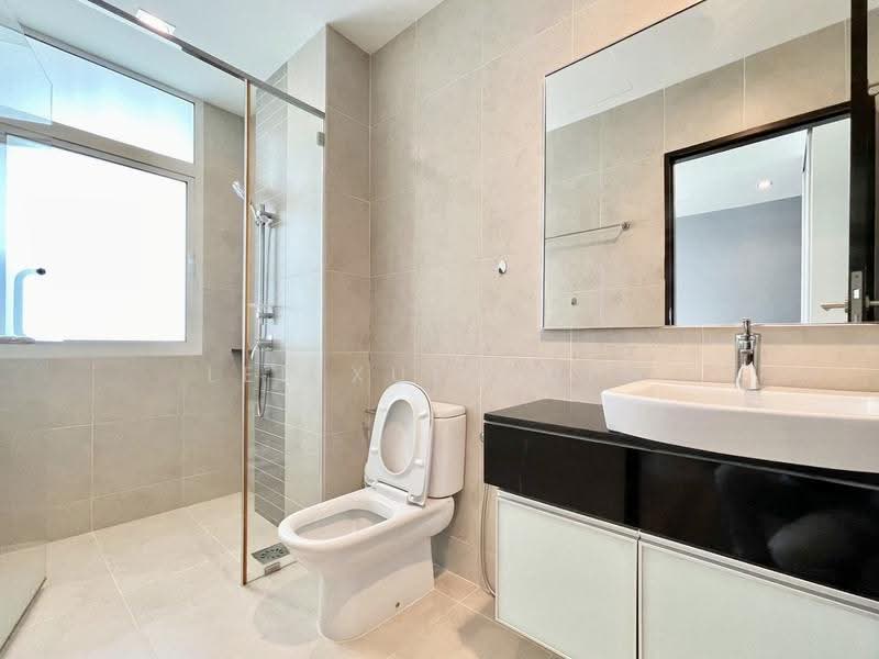 Kondominium untuk Disewa di Gurney Paragon - Lee Xue Chen - Bathroom - PropertyGuru.com.my