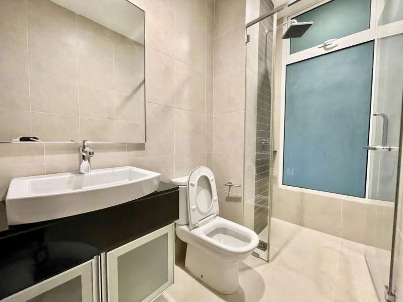 Kondominium untuk Disewa di Gurney Paragon - Lee Xue Chen - Bathroom - PropertyGuru.com.my