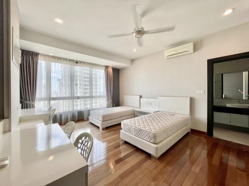 Kondominium untuk Disewa di Gurney Paragon - Lee Xue Chen - Bedroom - PropertyGuru.com.my