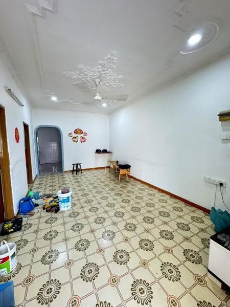 Rumah Teres 1-Tingkat untuk Disewa di Taman Ungku Tun Aminah (Skudai) - Nellie Lim - Living Room - PropertyGuru.com.my