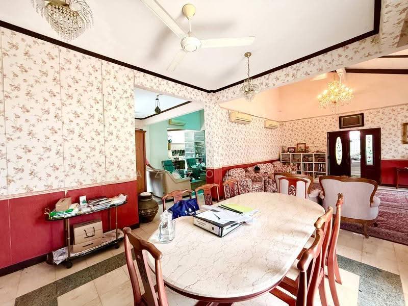Bungalow House for Sale in Seksyen 7 (Shah Alam) - Azizol . - Living Room - PropertyGuru.com.my