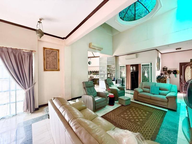 Bungalow House for Sale in Seksyen 7 (Shah Alam) - Azizol . - Living Room - PropertyGuru.com.my