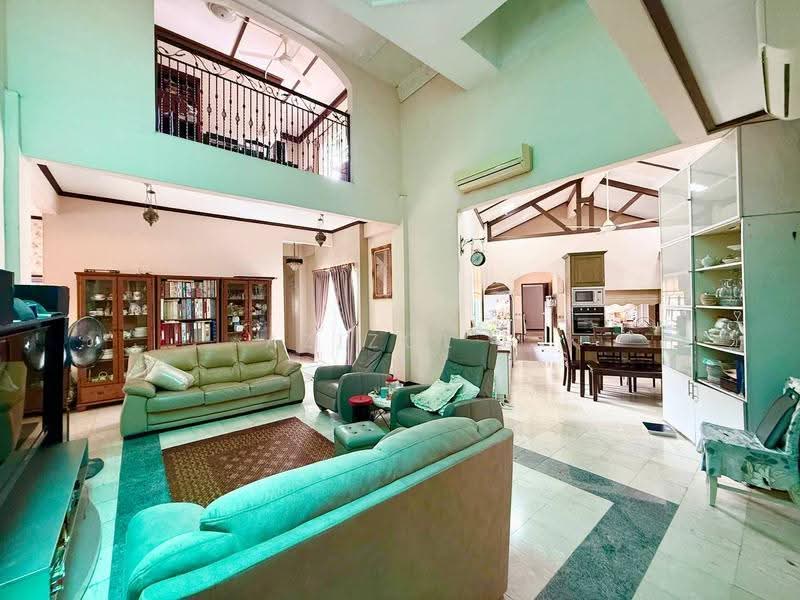 Bungalow House for Sale in Seksyen 7 (Shah Alam) - Azizol . - Living Room - PropertyGuru.com.my
