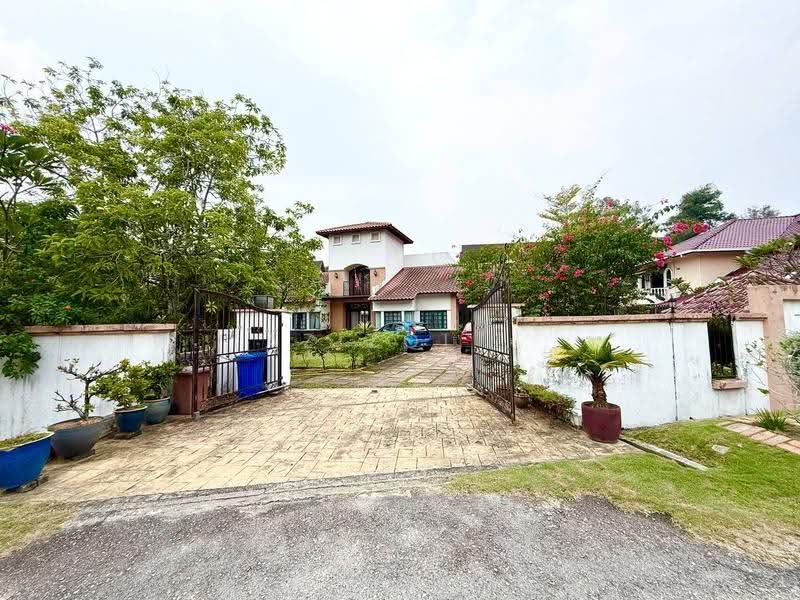 Bungalow House for Sale in Seksyen 7 (Shah Alam) - Azizol . - Exterior - PropertyGuru.com.my