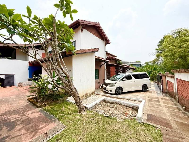 Bungalow House for Sale in Seksyen 7 (Shah Alam) - Azizol . - Exterior - PropertyGuru.com.my
