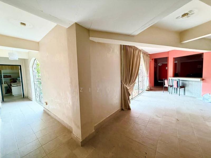 Bungalow House for Sale in Seksyen 7 (Shah Alam) - Azizol . - Interior - PropertyGuru.com.my