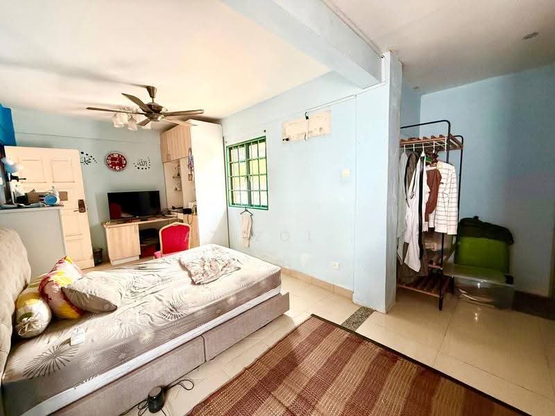 Bungalow House for Sale in Seksyen 7 (Shah Alam) - Azizol . - Bedroom - PropertyGuru.com.my