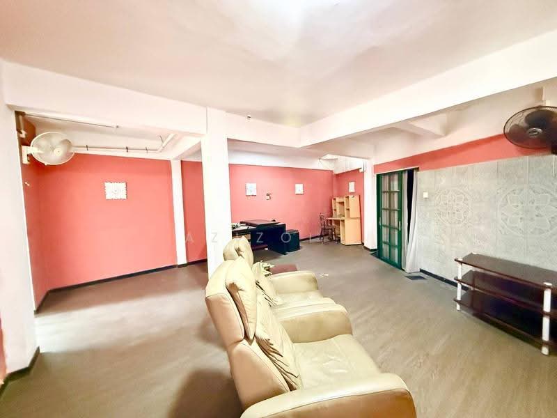 Bungalow House for Sale in Seksyen 7 (Shah Alam) - Azizol . - Living Room - PropertyGuru.com.my