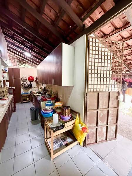 Bungalow House for Sale in Seksyen 7 (Shah Alam) - Azizol . - Kitchen - PropertyGuru.com.my