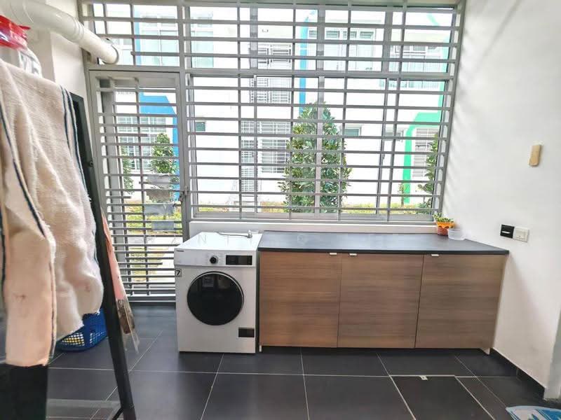 2-storey Terraced House for Sale in Taman Mount Austin (Tebrau) - Wenting Lee - Balcony - PropertyGuru.com.my