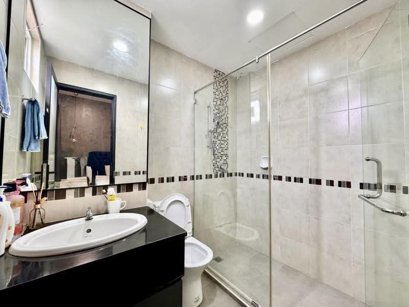 Kondominium untuk Dijual di Bayswater Resort Condominium - Lee Xue Chen - Bathroom - PropertyGuru.com.my
