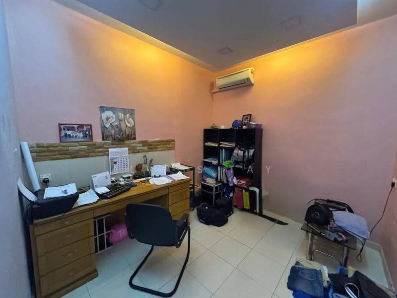 Rumah Teres 1-Tingkat untuk Dijual di Taman Johor Jaya (Johor Bahru) - Alviss Tay - Study - PropertyGuru.com.my