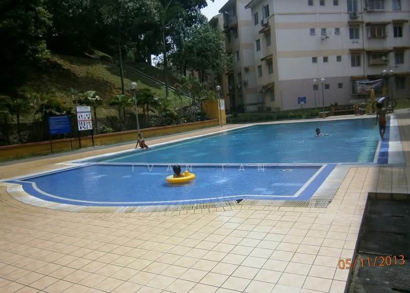 Pangsapuri untuk Dijual di saujana apartment - Ivan Tan - Pool - PropertyGuru.com.my