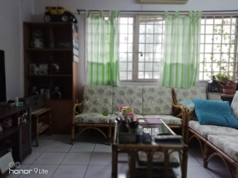 Pangsapuri untuk Dijual di saujana apartment - Ivan Tan - Living Room - PropertyGuru.com.my
