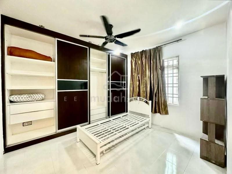 Kondominium untuk Dijual di Bayswater Resort Condominium - Lee Xue Chen - Bedroom - PropertyGuru.com.my