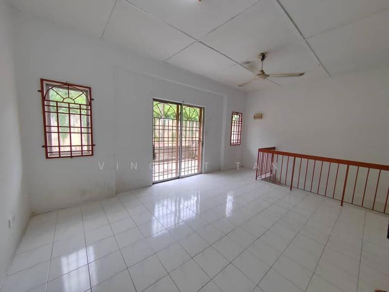 Rumah Bandar untuk Disewa di Rawang (Selangor) - Vincent Tan - Living Room - PropertyGuru.com.my