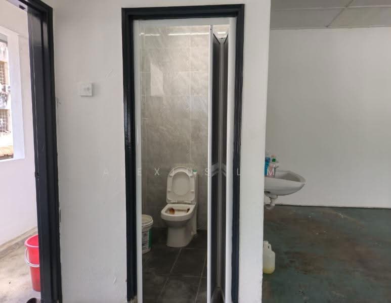 Shop for Rent in Johor Bahru (Johor) - Alexius Lim - Bathroom - PropertyGuru.com.my