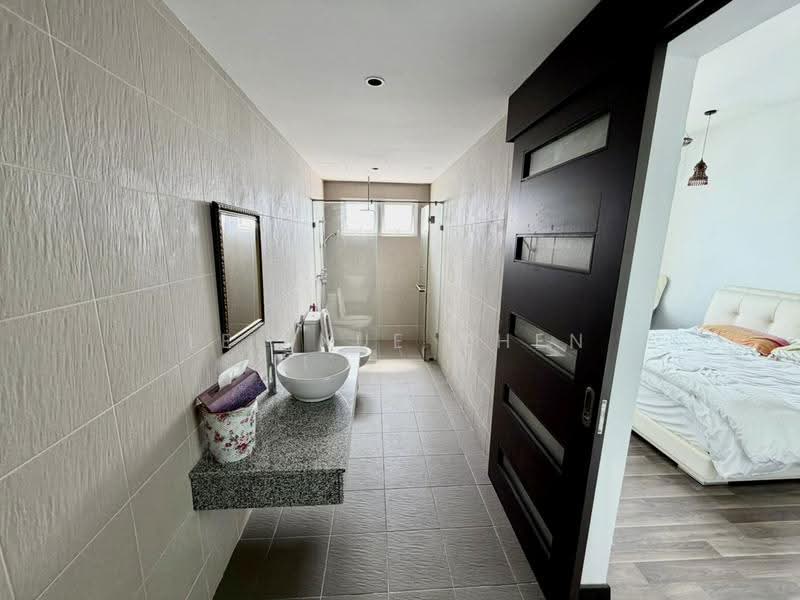 Kondominium untuk Dijual di Pearl Regency - Lee Xue Chen - Bathroom - PropertyGuru.com.my