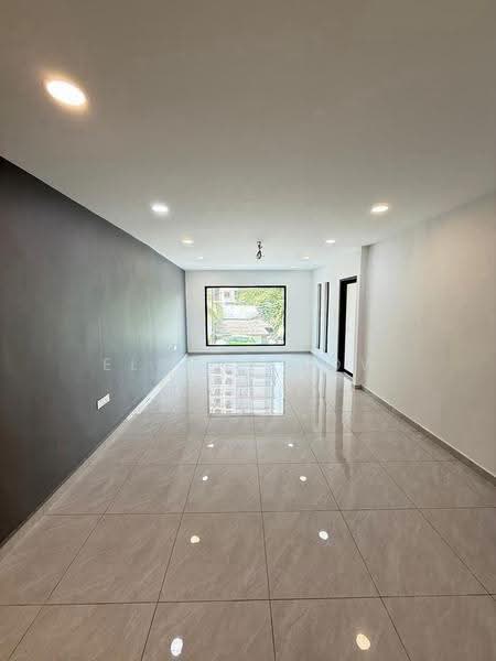 Semi-Detached House for Sale in Kampung Mohd Amin (Johor Bahru) - Elayne Low - Living Room - PropertyGuru.com.my