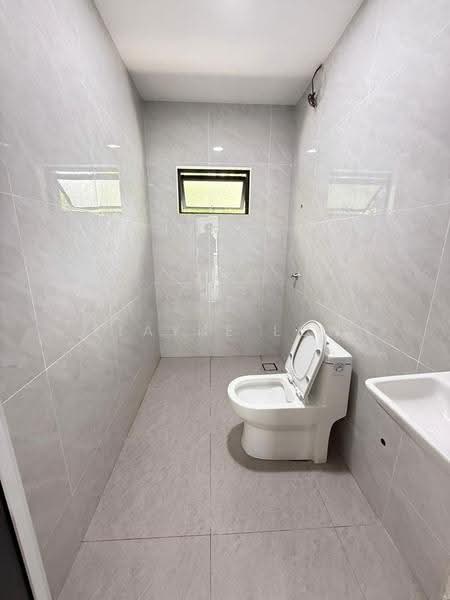 Semi-Detached House for Sale in Kampung Mohd Amin (Johor Bahru) - Elayne Low - Bathroom - PropertyGuru.com.my