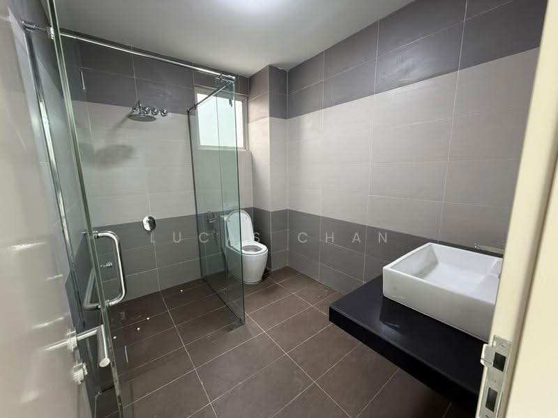 Rumah Teres 3-Tingkat untuk Disewa di Puchong (Selangor) - Lucas Chan - Bathroom - PropertyGuru.com.my