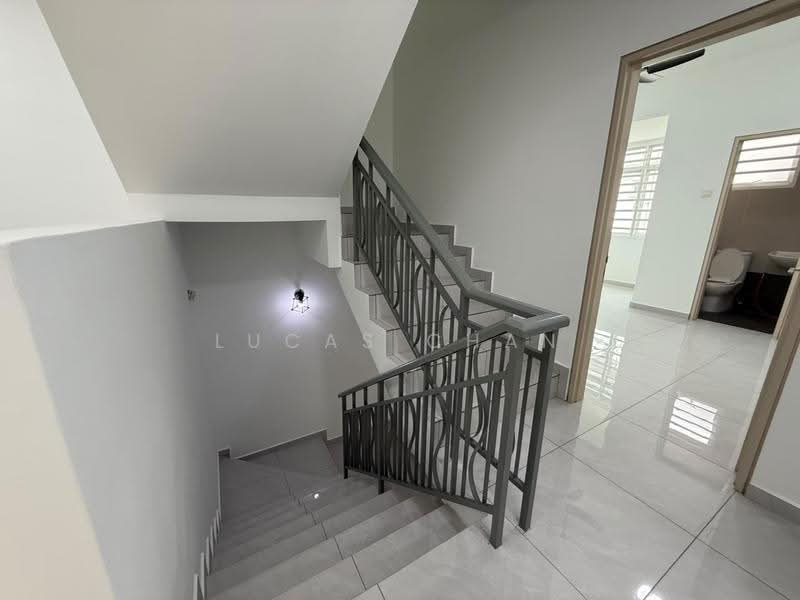 Rumah Teres 3-Tingkat untuk Disewa di Puchong (Selangor) - Lucas Chan - Corridor - PropertyGuru.com.my