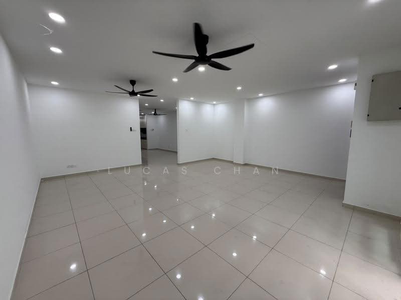 Rumah Teres 3-Tingkat untuk Disewa di Puchong (Selangor) - Lucas Chan - Living Room - PropertyGuru.com.my