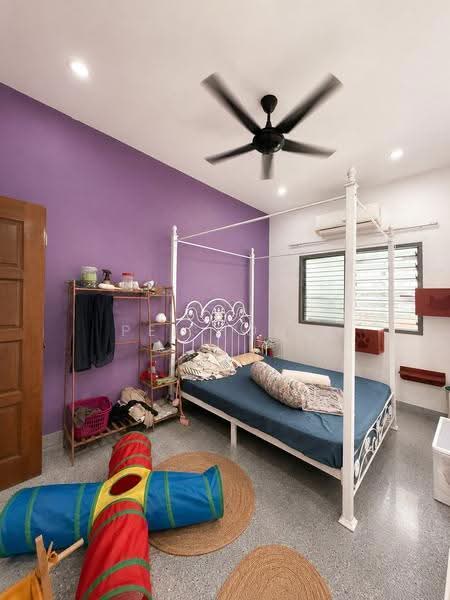 Rumah Berkembar untuk Dijual di Taman Chee Seng (Tanjung Bungah) - Pei Hong - Bedroom - PropertyGuru.com.my