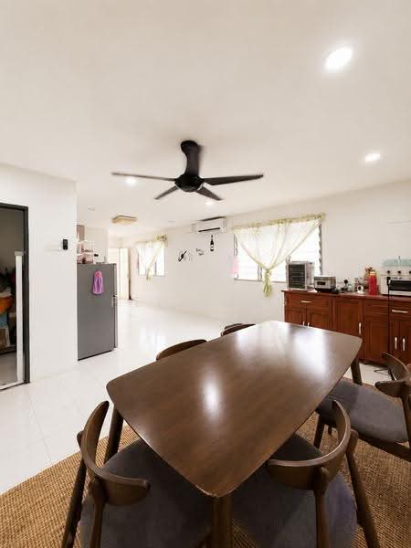 Rumah Berkembar untuk Dijual di Taman Chee Seng (Tanjung Bungah) - Pei Hong - Dining Room - PropertyGuru.com.my
