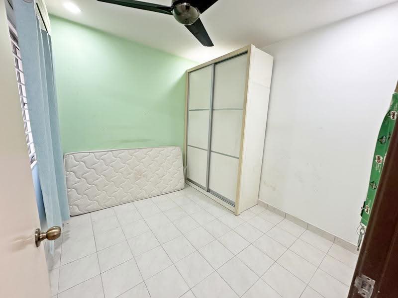 Apartment for Rent at Puteri Bayu Apartment - Wendy Boon - Bedroom - PropertyGuru.com.my
