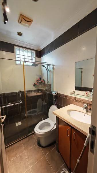 Bungalow House untuk Disewa di Batu Ferringhi (Penang) - Caryn Hum - Bathroom - PropertyGuru.com.my