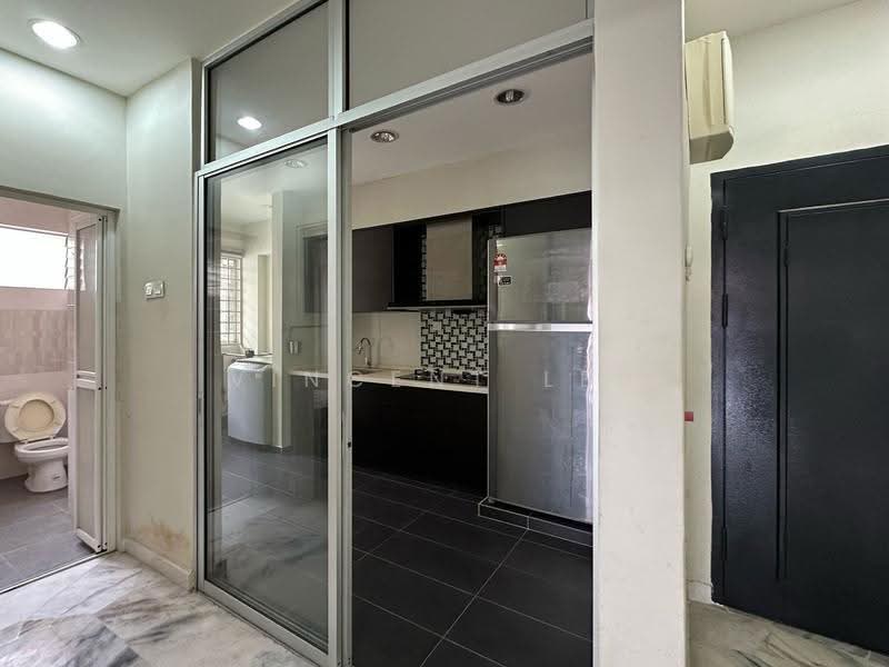 Kondominium untuk Disewa di Kuchai Brem Park 2 - Vincent Lee - Kitchen - PropertyGuru.com.my