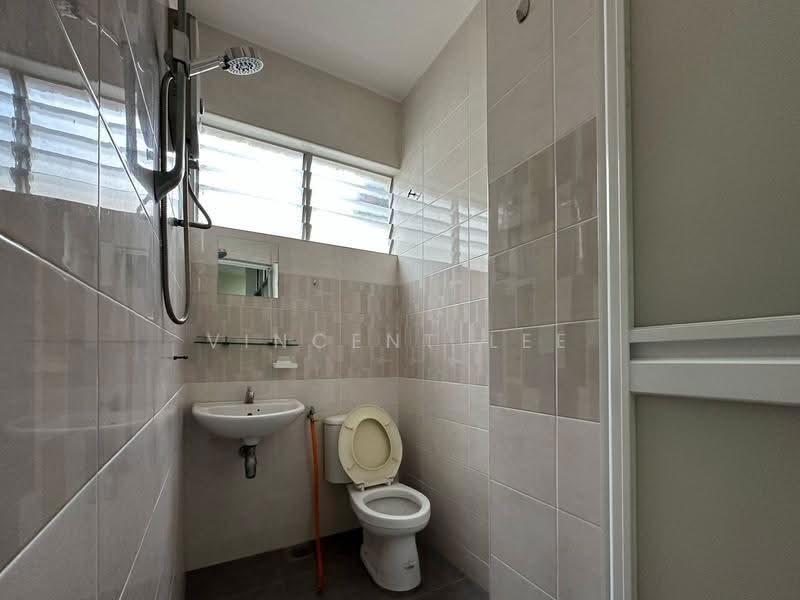 Kondominium untuk Disewa di Kuchai Brem Park 2 - Vincent Lee - Bathroom - PropertyGuru.com.my