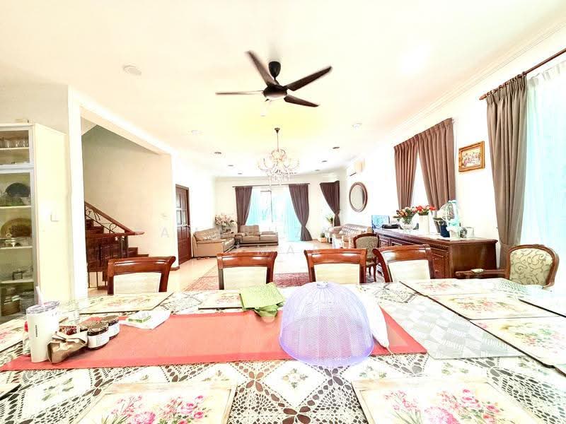 Rumah Berkembar untuk Dijual di Kota Damansara (Selangor) - Kamaruzaman Omar - Living Room - PropertyGuru.com.my