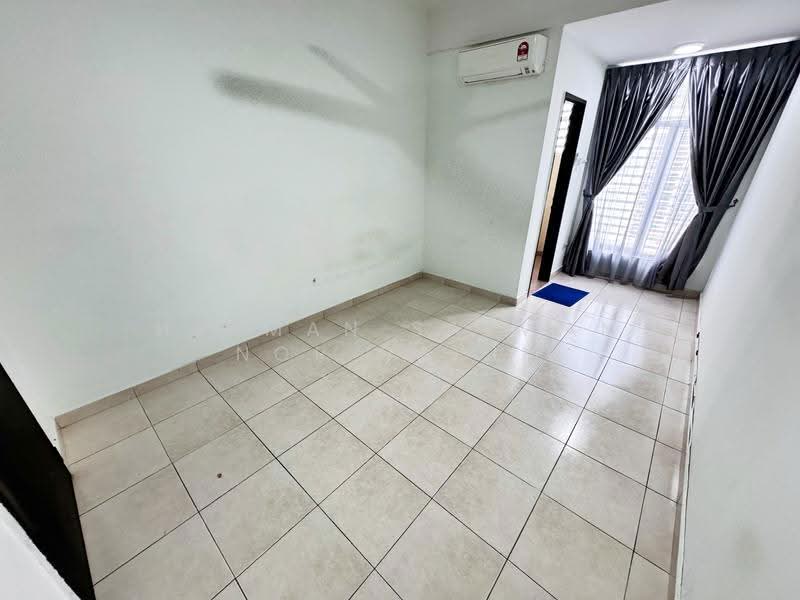 2-storey Terraced House for Sale in Taman Bangi Avenue (Bangi) - Herman Sazwan Nor Rahim - Bedroom - PropertyGuru.com.my